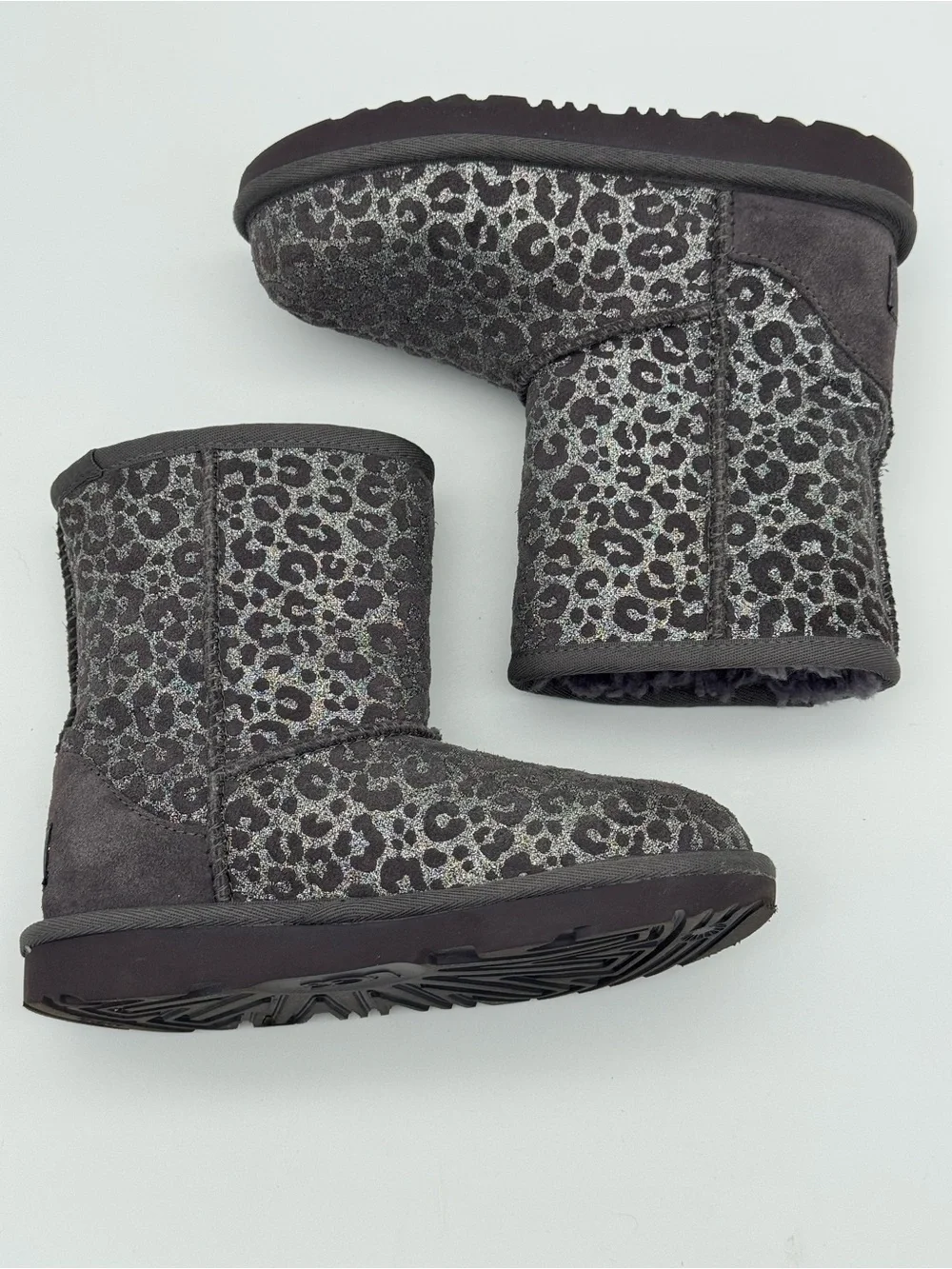 UGG Classic II Glitter Leopard winter boots girls size 1 leather shearling kids